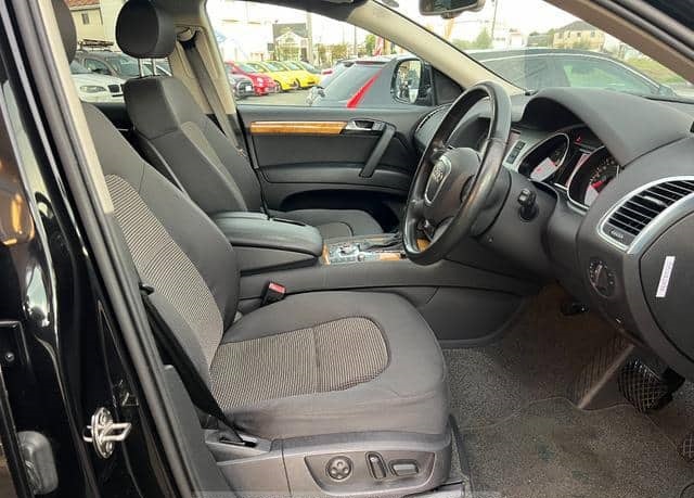 Is the AUDI Q7 2008 a reliable vehicle for Ugandan roads?