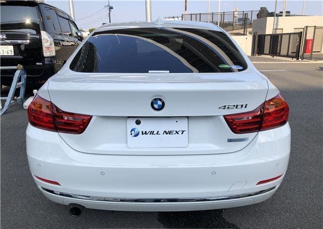 Is the BMW 4 SERIES 2014 fuel-efficient for city driving?