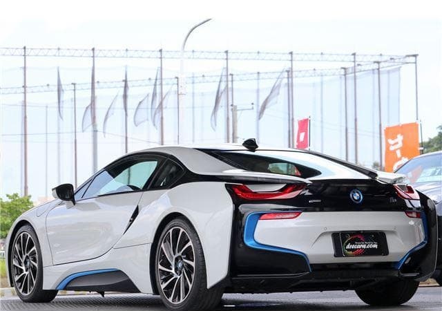 BMW I7 I8 4WD 2016 City And Highway Performance Ride Quality Economy Practicality
