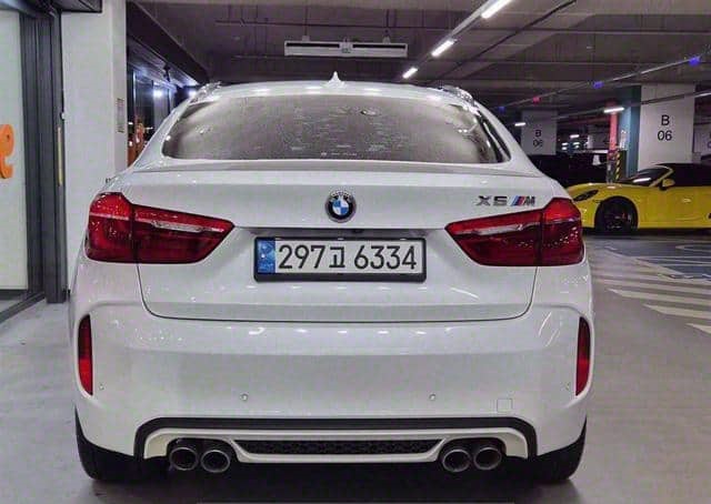 Is the BMW X6 2017 fuel-efficient for urban driving?