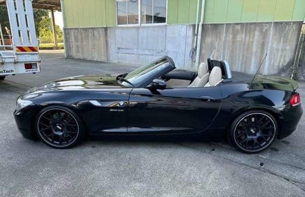 Is the BMW X7 Z4 2010 suitable for Ugandan road conditions?