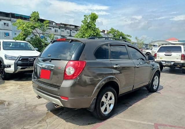 Is the CHEVROLET CAPTIVA 2.4 2012 fuel-efficient for city driving?