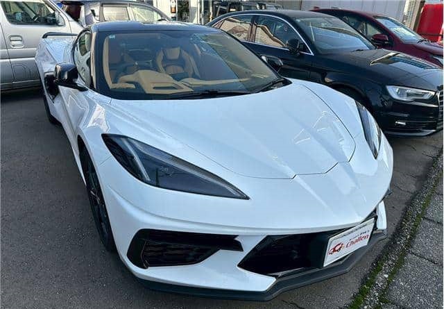 Is the CHEVROLET CORVETTE C8 2022 available for import in Uganda?