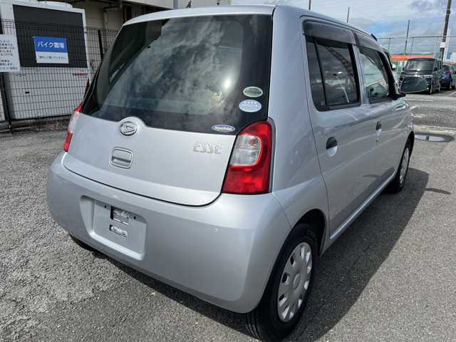 Is the DAIHATSU ESSE USED DAIHATSU ESSE 2011 a good option for urban driving in Uganda?