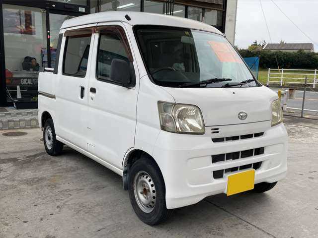 Is the DAIHATSU HIJET VAN USED DAIHATSU HIJET VAN 2008 suitable for commercial use in Uganda?