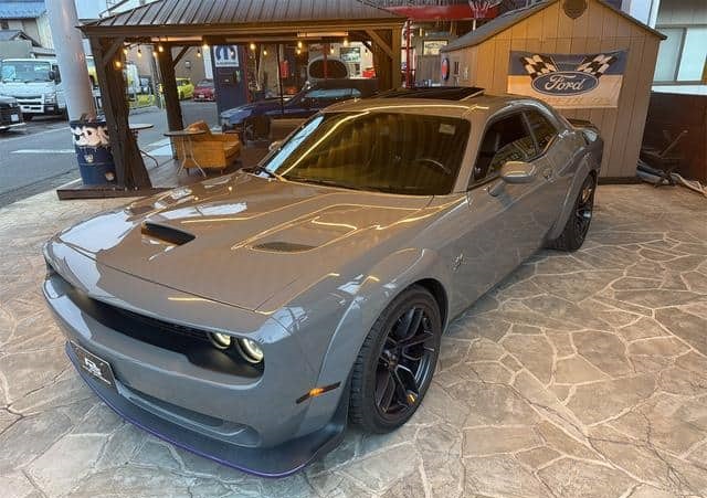 Is the DODGE CHALLENGER 2019 suitable for Uganda’s road conditions?