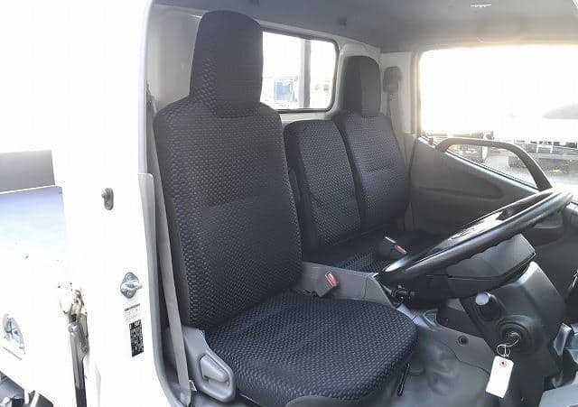 What are the key features of HINO DUTRO 2TPCS10 2019?