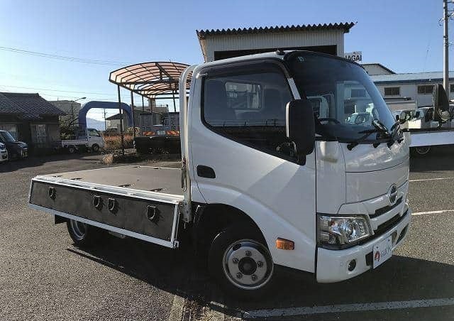 What are the key features of HINO DUTRO 2TPCS10 2019?