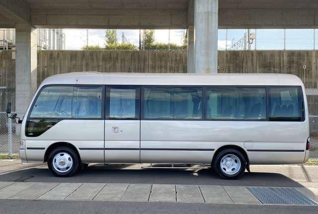 Is the HINO LIESSE II EX 2005 suitable for commercial use in Uganda?