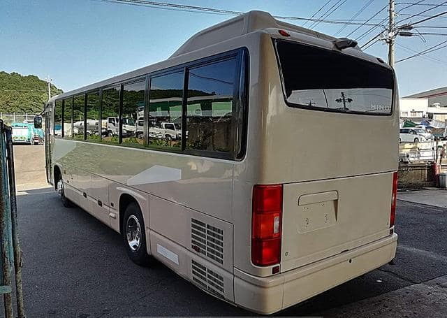 Is the HINO MELPHA 2005 fuel-efficient for long-distance travel in Uganda?