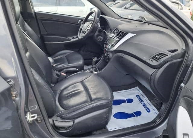 HYUNDAI ACCENT 2012: What are the key specifications of the 2012 Hyundai Accent?