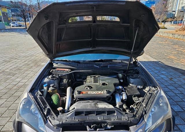 Is the HYUNDAI GENESIS 200 TURBO 2009 suitable for Uganda’s road conditions?