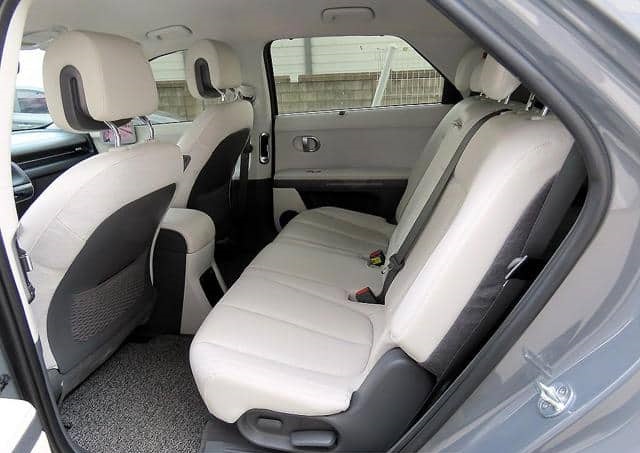 HYUNDAI IONIQ ELECTRIC 2022 What Owners Like What Owners Complain About Real World Tips