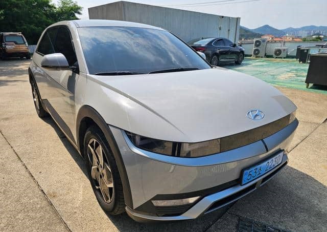 Is the HYUNDAI IONIQ I IONIQ LONG RANGE 2022 suitable for Uganda’s road conditions?