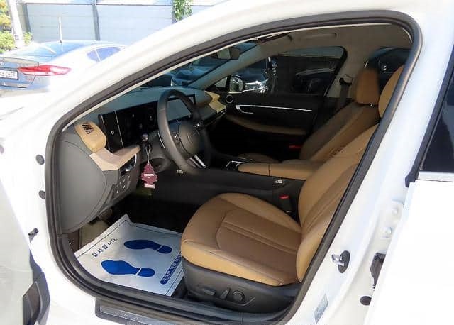 Is the HYUNDAI SONATA EXCLUSIVE SONATA INSPIRATION 2024 suitable for Ugandan road conditions?