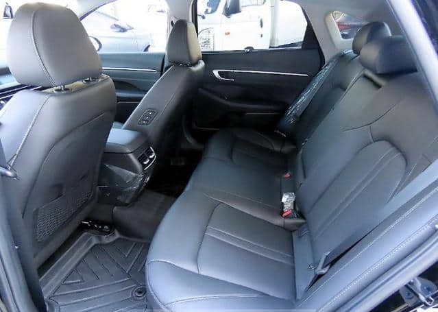 Is the HYUNDAI SONATA EXCLUSIVE 2025 available in Uganda?
