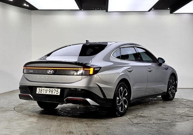 Is the HYUNDAI SONATA NEW RISE 2025 fuel-efficient for Ugandan roads?
