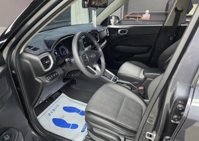 Is the HYUNDAI VENUE 2021 fuel-efficient for city driving?