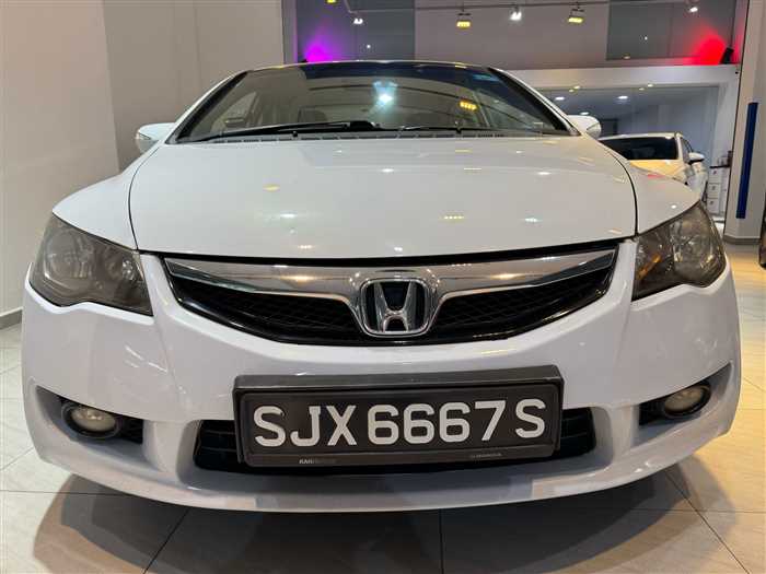 Is the HONDA CIVIC 2010 fuel efficient for Ugandan roads?