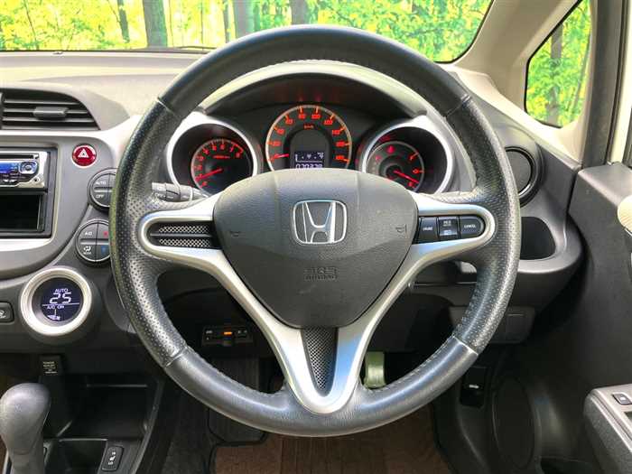 HONDA FIT 2010 How To Choose The Right Spec Comfort Safety Handling Daily Use