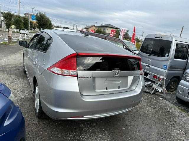 How 2009 Honda Insight Handles Bad Roads In Uganda
