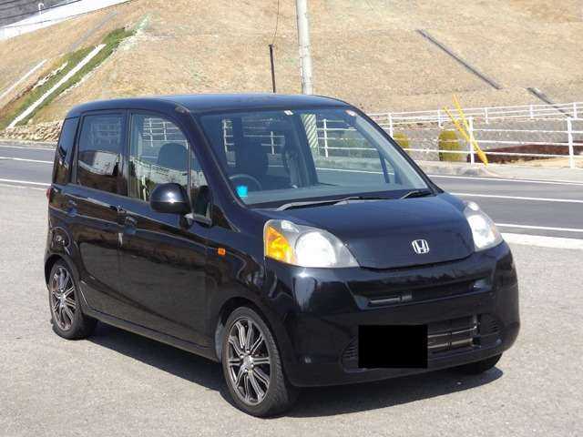 Is the HONDA LIFE 2010 fuel-efficient for city driving?