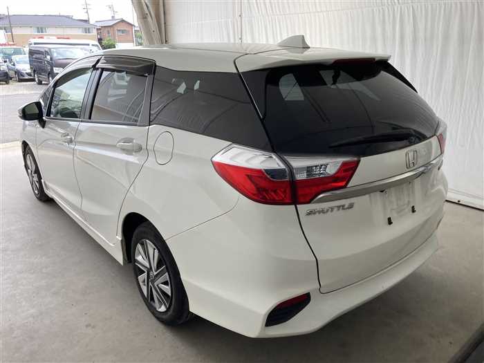 Is the HONDA SHUTTLE HYBRID 2017 suitable for Ugandan road conditions?
