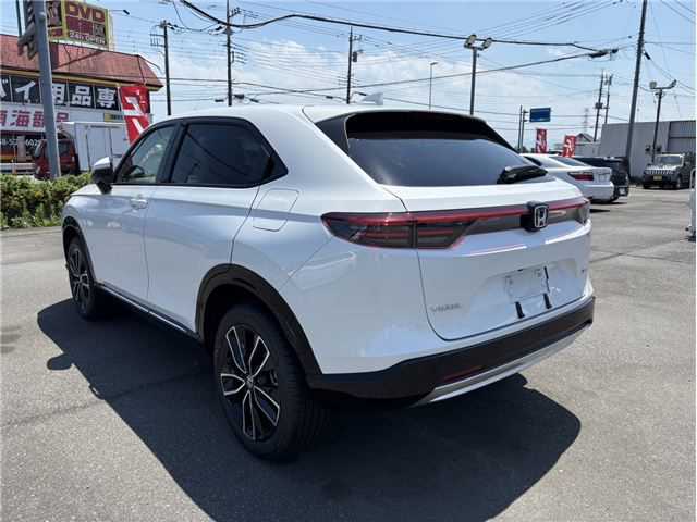 Is the HONDA VEZEL 2025 fuel-efficient for city driving in Uganda?