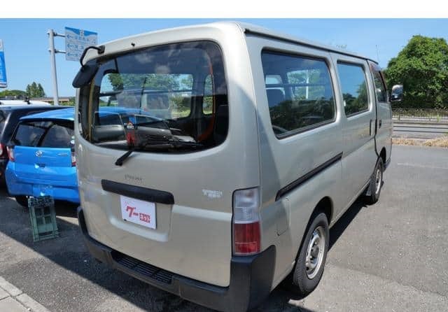 Is the ISUZU COMO 3.0 2008 suitable for off-road driving in Uganda?