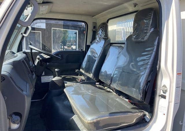 Is the ISUZU ELF TRUCK 2TAEBSLED5MT 2021 suitable for commercial use in Uganda?