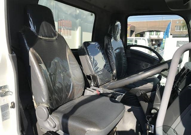 Is the ISUZU FORWARD 3.5T6MT 2020 suitable for long-distance travel in Uganda?
