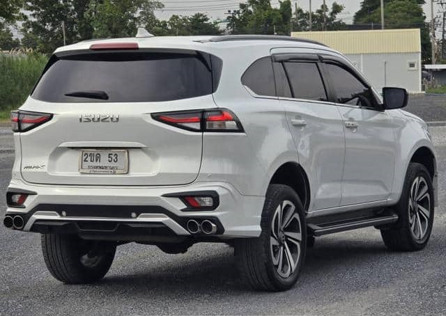 Is the ISUZU MU 2.5 SUV MU-X MU 1.9 MU 2021 suitable for rough terrains in Uganda?