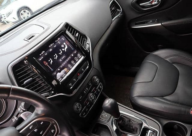 Is the JEEP CHEROKEE 2021 suitable for Uganda’s road conditions?