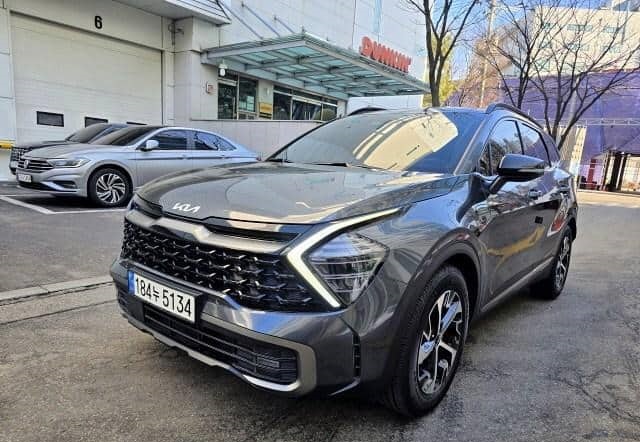 Is the KIA SPORTAGE SIGNATURE GRAVITY 2WD 2023 suitable for Uganda’s road conditions?