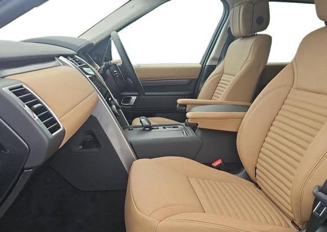 Is the LAND ROVER DISCOVERY 5 AUTOMATIC DIESEL 2025 fuel-efficient for Ugandan roads?