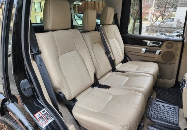 Is the LAND ROVER DISCOVERY 2016 fuel efficient for driving in Uganda?