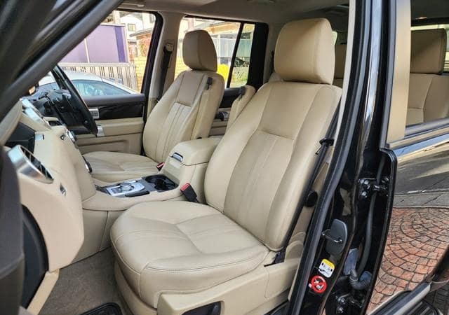 Is the LAND ROVER DISCOVERY 2016 fuel efficient for driving in Uganda?