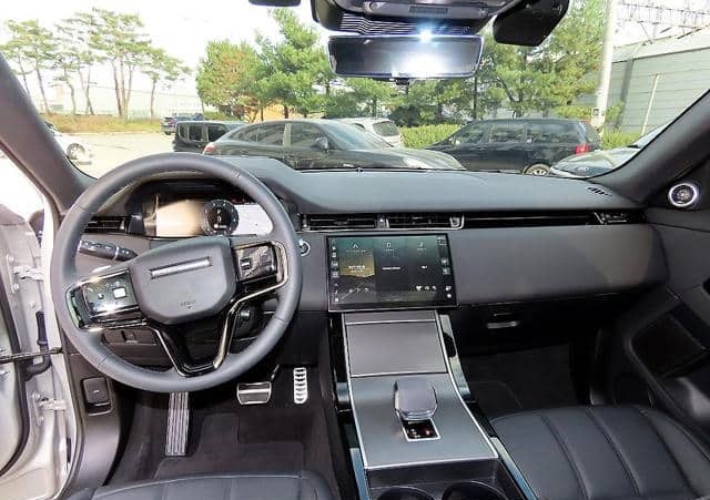 Is the LAND ROVER RANGE ROVER EVOQUE 2024 suitable for Uganda’s road conditions?