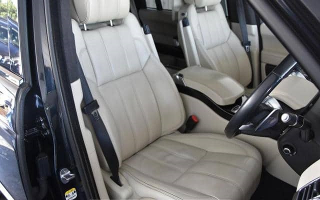 Is the LAND ROVER DISCOVERY 2014 suitable for off-road driving in Uganda?