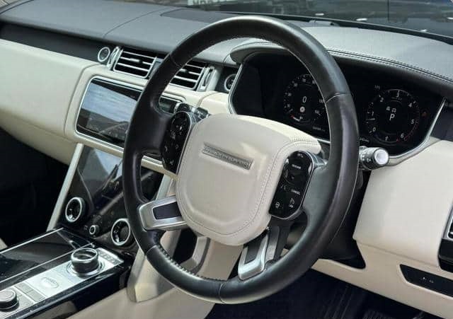 What features make the LAND ROVER RANGE ROVER 3.0 D350 2021 a suitable choice for Ugandan roads?