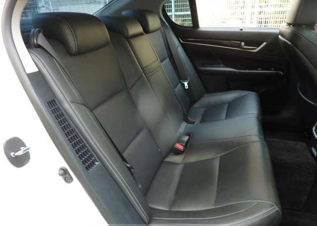 Is the LEXUS GS HYBRID 450HI 2012 fuel-efficient for Ugandan roads?