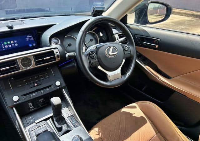 Is the LEXUS IS LEXUS IS250 2016 a reliable vehicle for Ugandan roads?