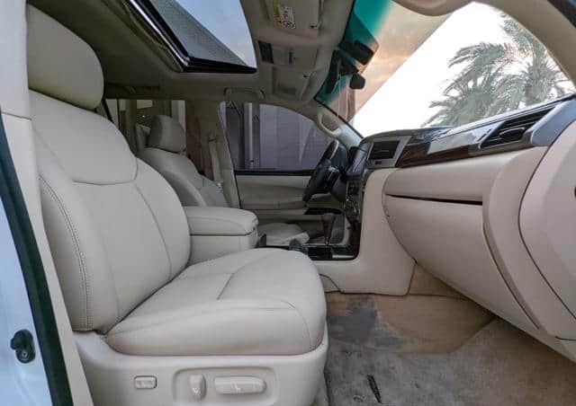 Is the LEXUS LX 570 2013 suitable for rough terrains in Uganda?