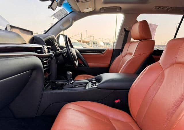 Is the LEXUS LX 570 2017 suitable for Uganda’s road conditions?