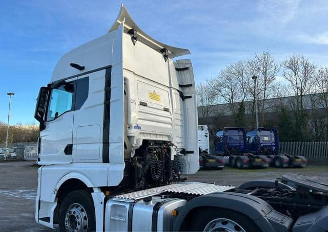 What are the key features of MAN TGX AUTOMATIC DIESEL 2022?