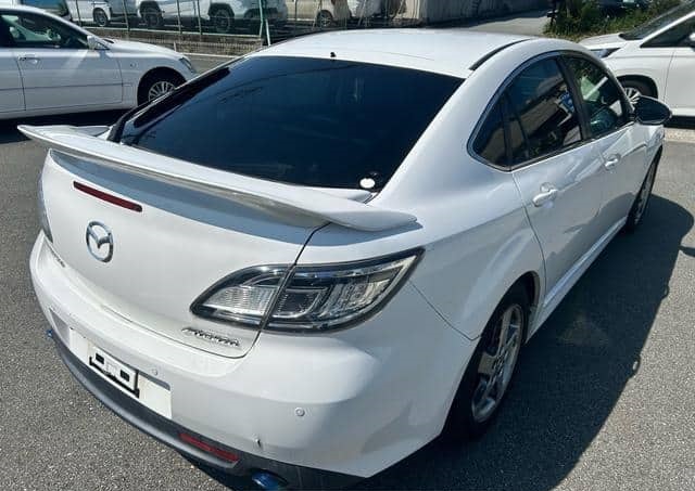Is the MAZDA ATENZA SPORT 2010 fuel-efficient for Ugandan roads?