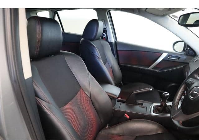Is the MAZDA AXELA 2011 fuel-efficient for Ugandan roads?