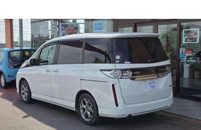 Is the MAZDA BIANTE 2015 fuel efficient for Ugandan roads?