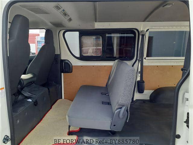 Is the MAZDA BONGO BRAWNY VAN 2021 suitable for long-distance travel in Uganda?