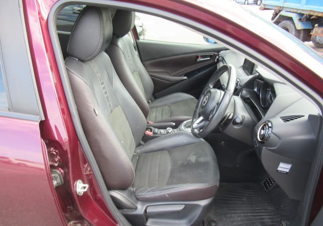 Is the MAZDA DEMIO XD 2017 fuel efficient for city driving in Uganda?